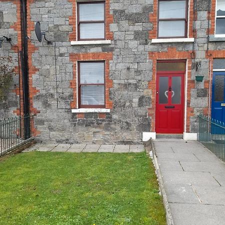 College Square, Terrace House Apartment Bessbrook Exterior photo