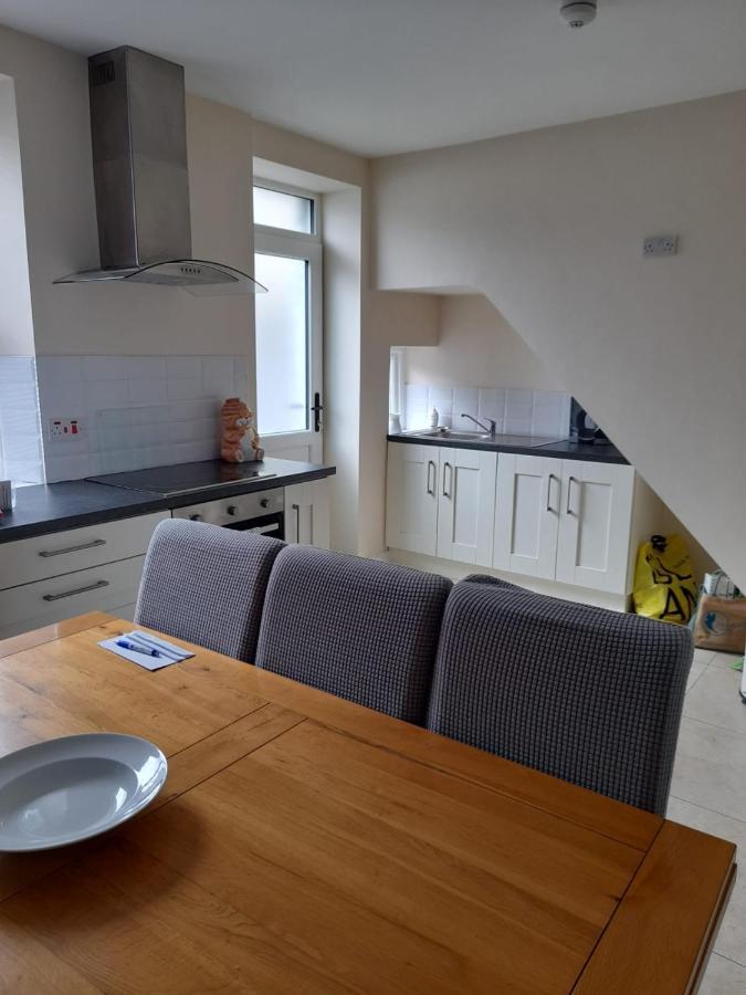 College Square, Terrace House Apartment Bessbrook Exterior photo