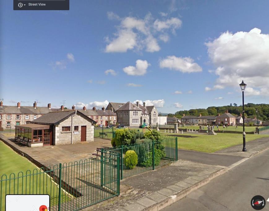 College Square, Terrace House Apartment Bessbrook Exterior photo